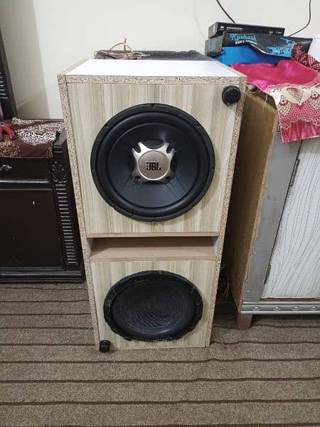 12 inch 2 original  subwoofer with box and brand new heavy amplifier 1