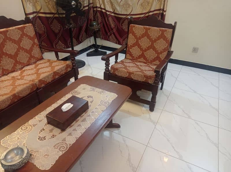5 seater wooden sofa set with center table for sale in Islamabad 4