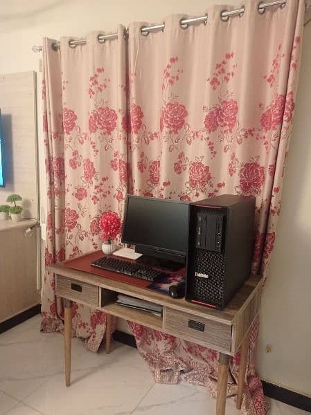 4 pcs curtains available for sale in Islamabad 1
