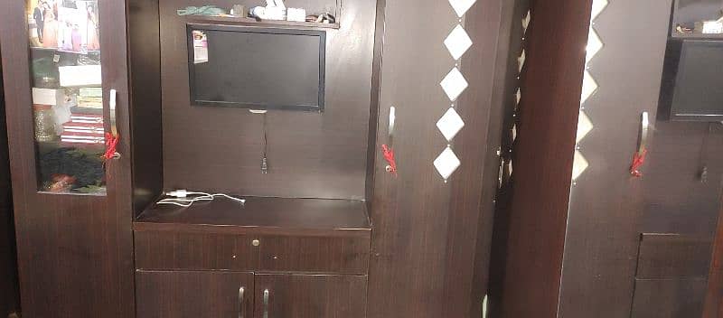 4 piece furniture in good condition. 3