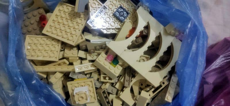 Lego random 1 kg bags with figures and set 6