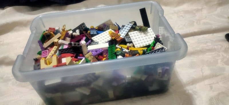 Lego random 1 kg bags with figures and set 10