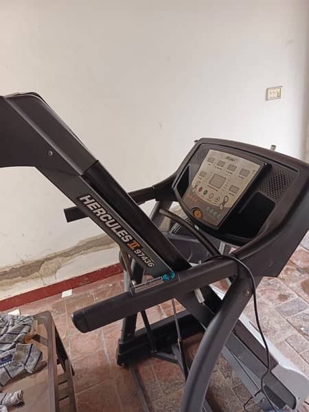 Treadmillشہرسرگودھا میں machine running 03007227446 3