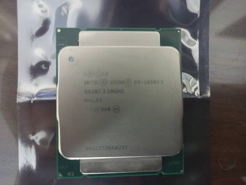 This Intel xeon E5 1650 v3 CPU can run 996 of the top 1000 1