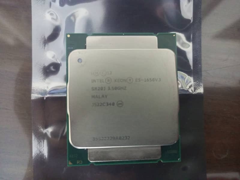 This Intel xeon E5 1650 v3 CPU can run 996 of the top 1000 2