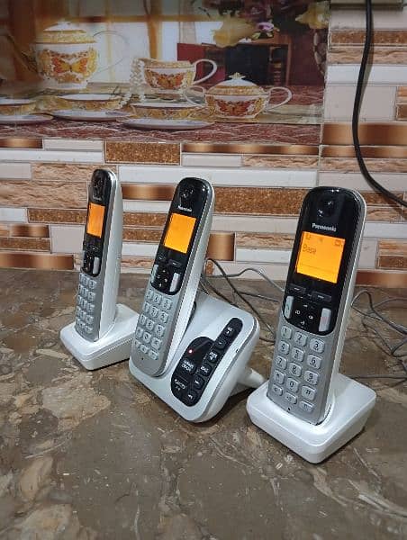 UK imported Panasonic trio cordless phone with intercom with answer m 1