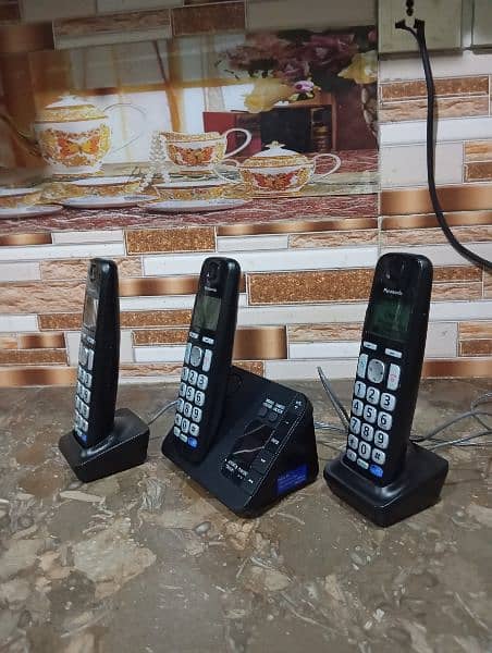 UK imported Panasonic trio cordless phone with intercom with answer m 5