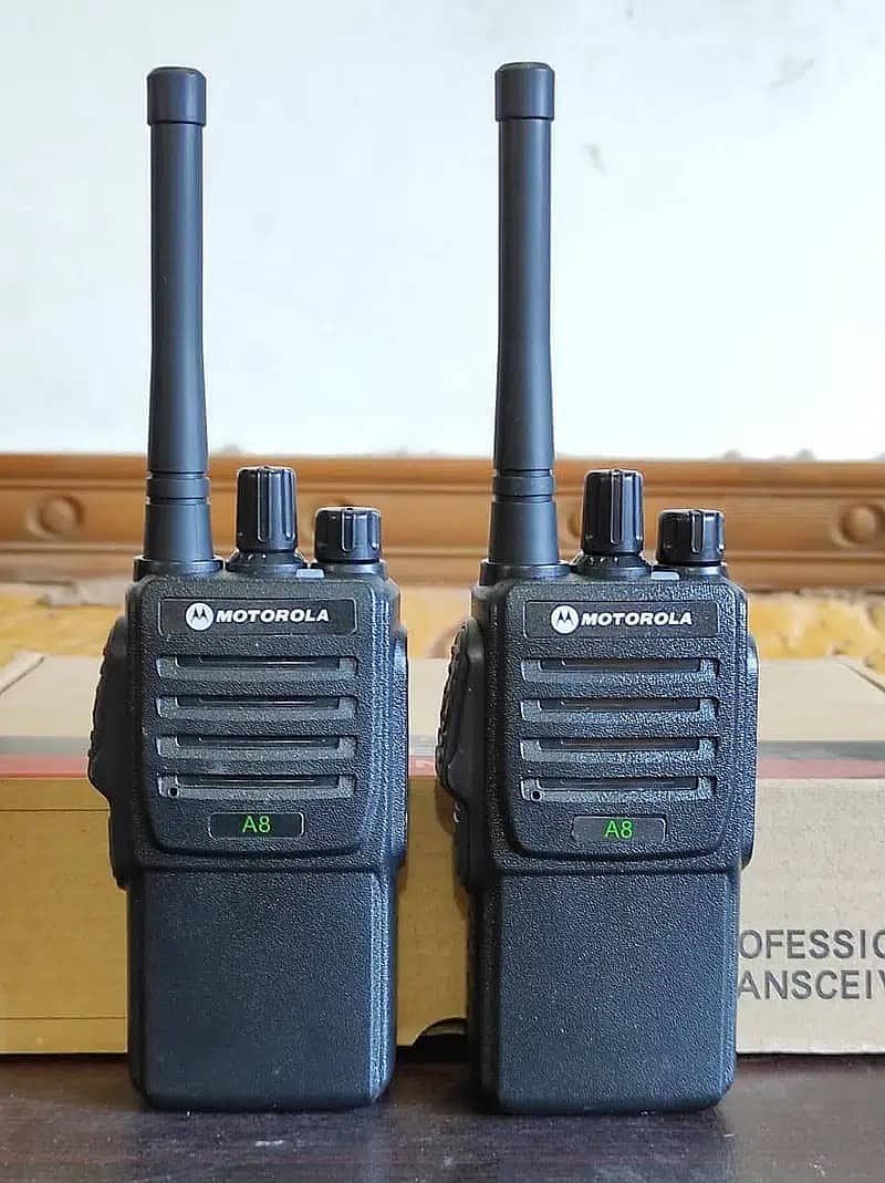 Motorola A8 Dual Band Walkie talkie (2Pcs) two way radios Mag1, 5Watt 1