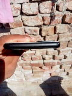 pixel 4 xl 10 by 9 condition one day battery backup