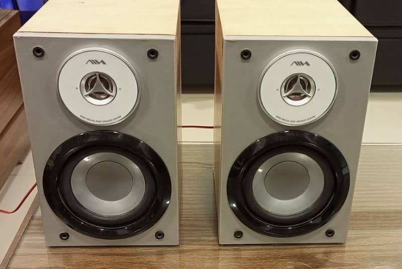 Speakers /surround speakers/woofers different prices 8