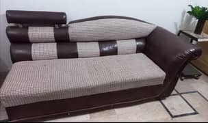 3seatr sofa(2 sofa hn) or 1 sofe ki price 15000 he