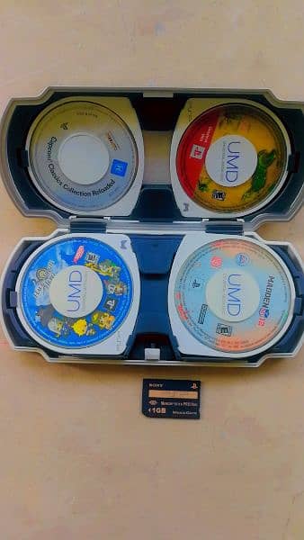 1 PSP UMD Case,7 UMD and 1 orignal Sony memory card install 3 games 4