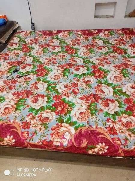 bed with mattress good condition 0