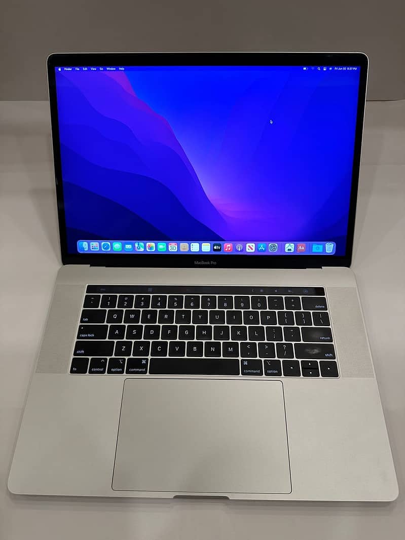 Apple MacBook Pro 2018 Ci7 15.4'' Display 16 GB RAM/512 GB SSD Fresh 1