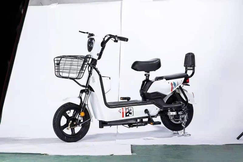 Electric Scooty 45 km in one charge 13