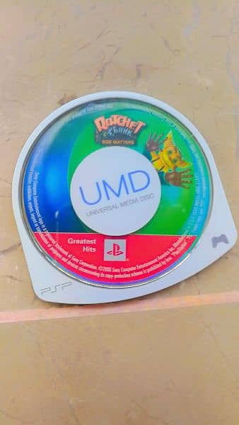 1 PSP UMD Case, 7 UMD and 1 original Sony memory card install 3 game 10