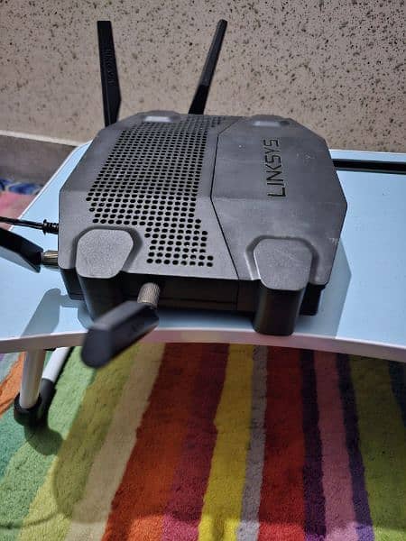 Linksys WRT32X Dual Band Router 3