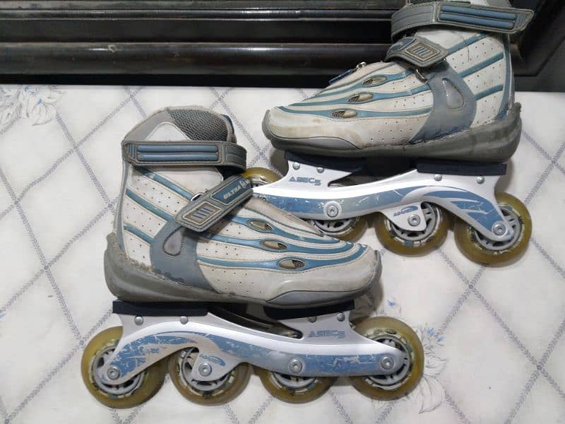 Skating shoes 4