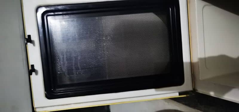 Waves microwave oven 3