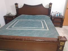 wooden bed set and dressing table