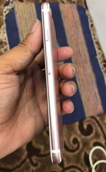 Apple Iphone 7 32gb PTA Approved 3