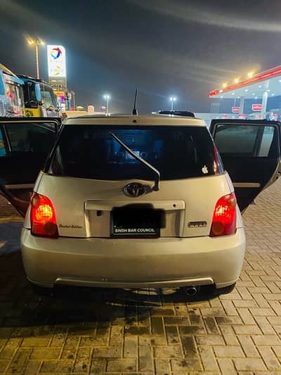 Toyota IST 1.3 automatic