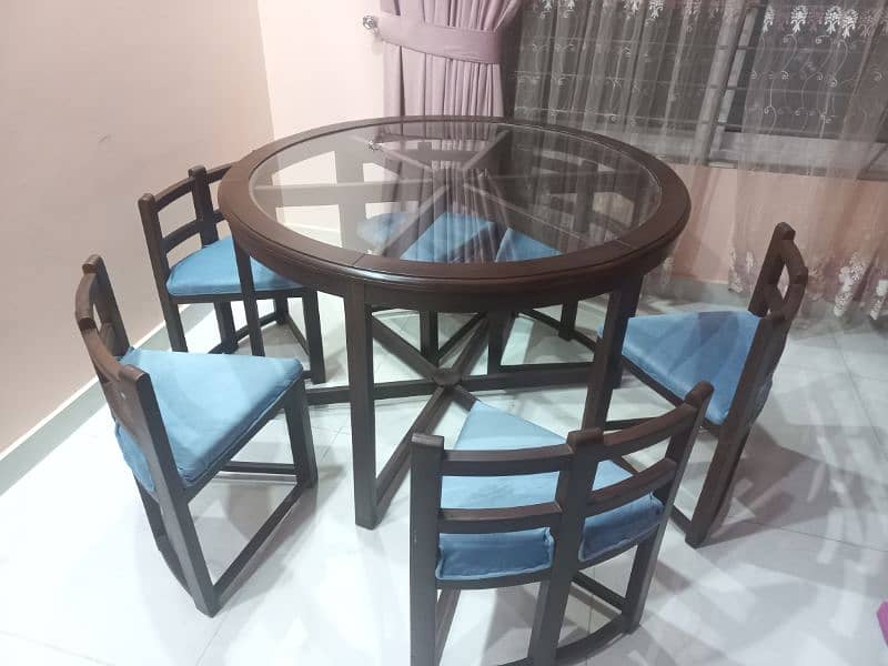 I am selling my luxury six chair's dining table 1