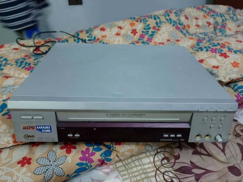 LG 3 CD changer vcd player 2