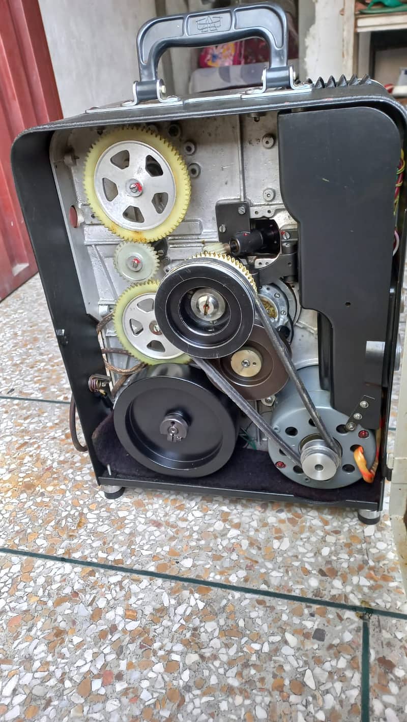 35 MM Sound Projector With Amplifier 0