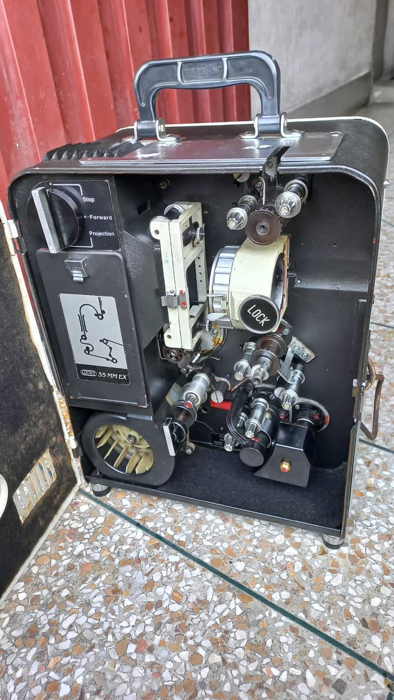 35 MM Sound Projector With Amplifier 2