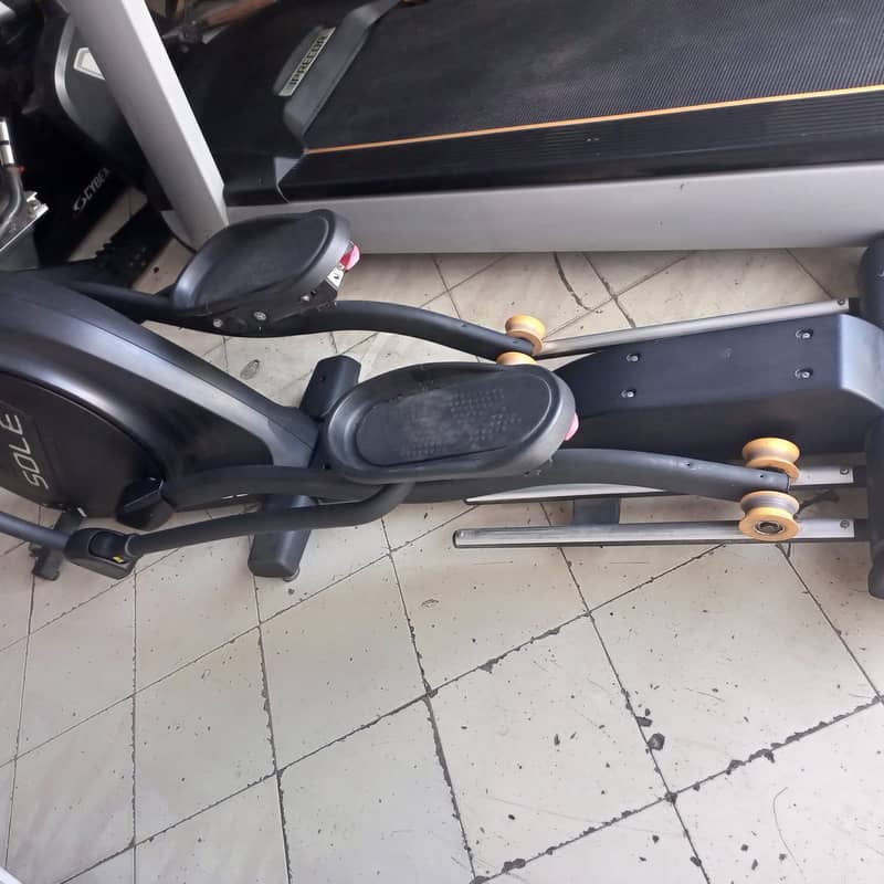 Elliptical Trainer Commercial Sole Fitness Company Made-Taiwan 2