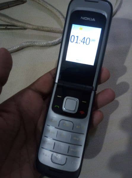 Nokia 2720 Fold 6