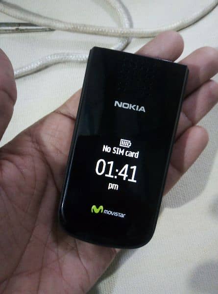 Nokia 2720 Fold 8