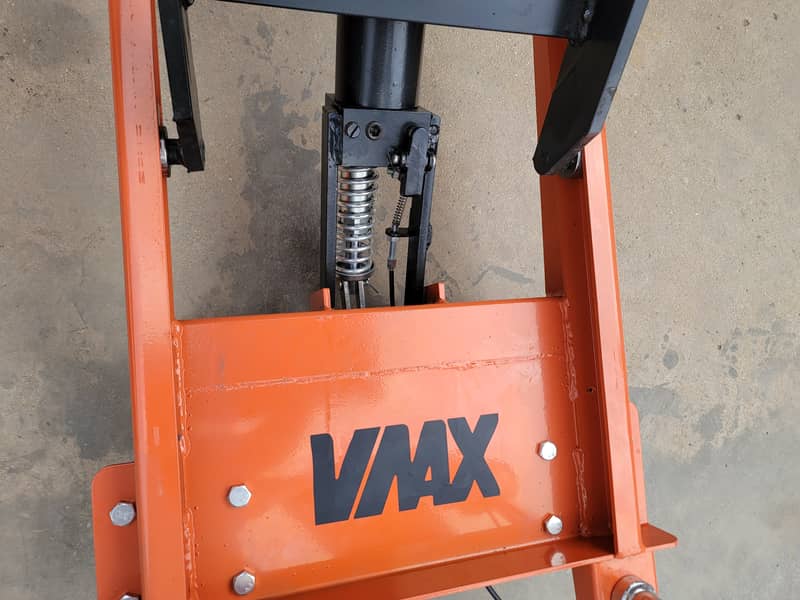 VMAX Manaul Scissor Table Trolley Lifter for Sale in Karachi Pakistan 14