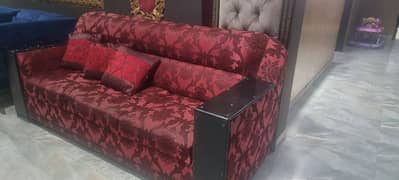 beautiful 3 seater sofa used at home