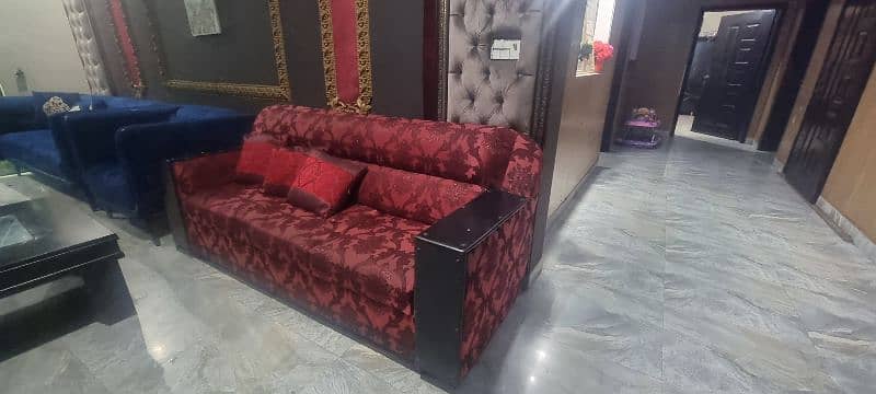 beautiful 3 seater sofa used at home 1