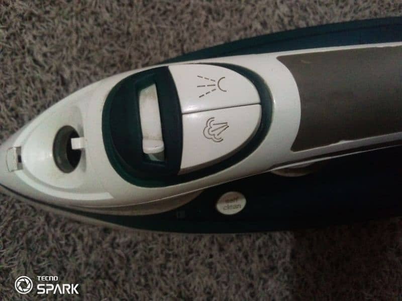 Aardee,Steam Iron for sell. 1