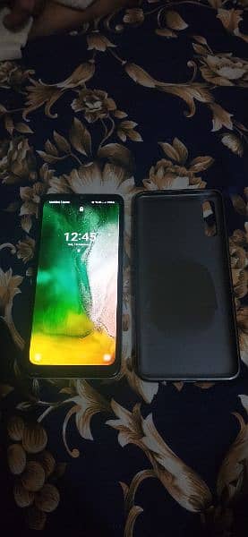 Samsung galaxy a70  used please read complete ad 4