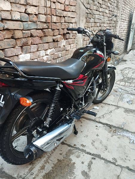 bike is in good condition just buy and drive 4