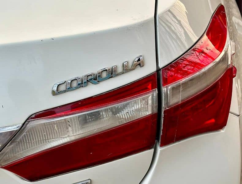 Toyota Corolla GLi 2016 back lights 4 peac 1