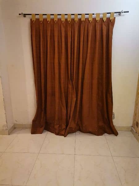 4 curtains size L 90 inch x W 30 inch 1