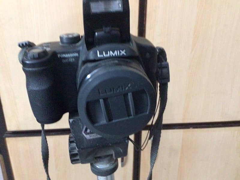 Panasonic lumix camera includes charger and memory card 03212061185 5