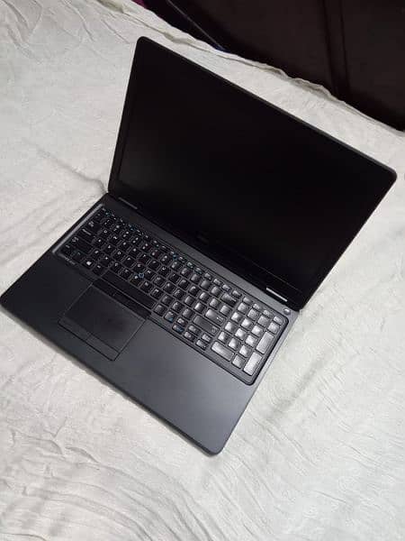 DELL laptop Latitude E5550 2