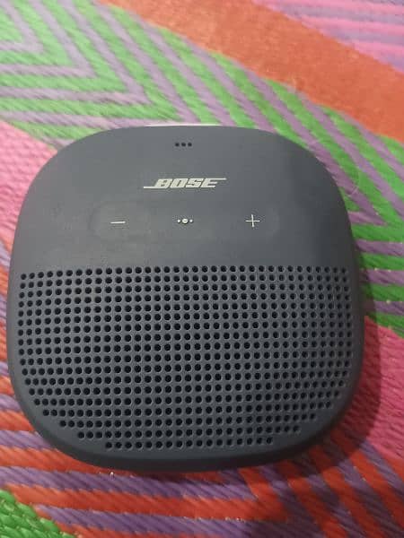 Bose SoundLink speaker 0