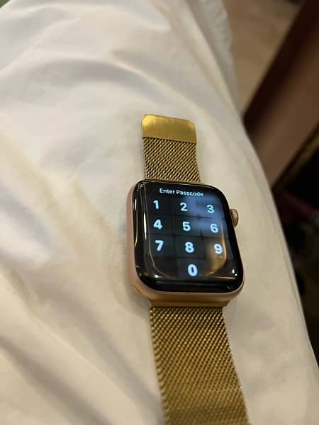 Apple watch series 6 44mm mint condition 2