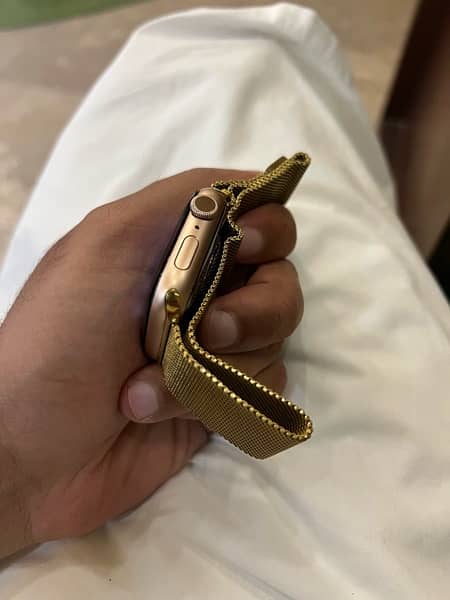 Apple watch series 6 44mm mint condition 3