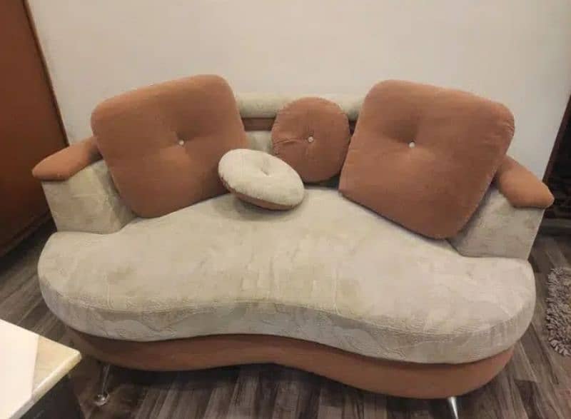 6 seater sofa set in mint condition 1