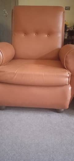 5seater PIA leather sofa set good condition
