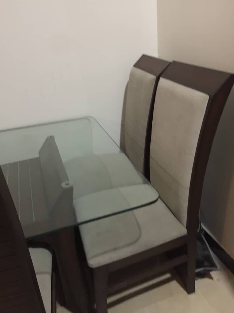 brand new dinning table plus 6 chairs in excellent condition 2
