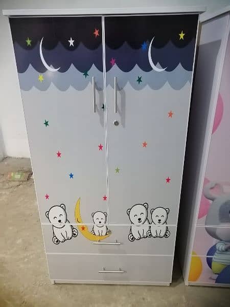 Kids character cupboard 5 feet x2.5 feet size 3